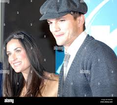 Demi moore and ashton kutcher hi-res stock photography and images