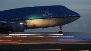 Panning At 1 6 200mm Handheld By Nustyr Airteamimages Handheld Aviation Passenger Jet