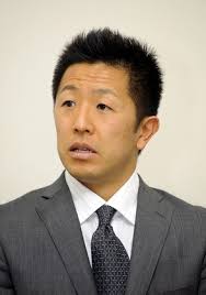 Greenpeace Member Junichi Sato L Presents 新闻传媒库存照片- 库存图片| Shutterstock  Editorial