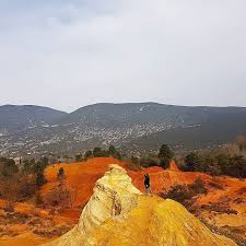 Balade D Hiver Ce Jeudi 22 Fevrier Au Colorado Provencal A Rustrel En Paysaptluberon Avec Lisanataraja Marie L Et Stephmaisonnav Avec Images Rustrel Luberon Vaucluse