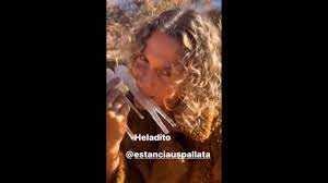 Aprende a preparar esta receta de torta soufflé de nuez, por maru botana en elgourmet. Maru Botana Fue La Sensacion Tomando Helado Y Estallaron Los Memes Que Pasa Salta