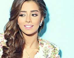 شاهدوا صور الاعلامية السودانية شبيهة الفنانة اليمنية بلقيس فتحي fashion blogger celebrity news style