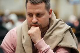 Some big stacks at the dinner break of Event 81: $10,000 Main Event! Chad  Power, bracelet winner Joseph Cheong, and a handful of other crushers are  sitting pretty as the Main Event