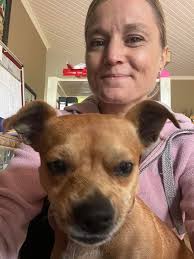 I pulled weeds. Unfortunately my assistant was too lazy. Please show me  your lazy doggos 💜