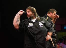 De australiër werd slechts 33 jaar oud, zo meldt dartbond pdc. Van Gerwen Reageert Verslagen Op Overlijden Dartsicoon Fordham 59 Groot Man Met Groot Hart Darts Ad Nl