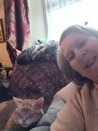 Yes I'm high- ding under the bed clothes, as Mollys still here to help  mummy take some stuff to the dump. Yes I quite like Molly but I feel safer  here 😹