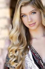 Disney Channel Celebrities Google Search Blonde Hair Girl Blonde Hair Blue Eyes Dark Skin Blonde Hair