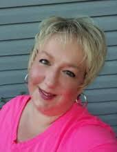 Donna Bott's Instagram, Twitter & Facebook