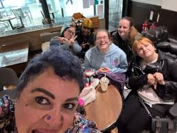 Great to see this gentleman again. Forever young... Damion.