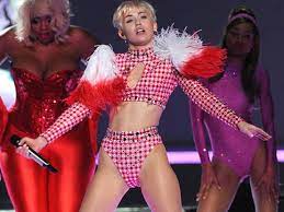 Miley Cyrus : malade, elle annule un concert ! - Actu Miley Cyrus
