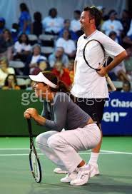 'fratello' has achieved anthem status since it debuted in capriati's sets last september, such is the reaction it has garnered from fans. Tennis Star Jennifer Capriati And Actor Matthew Perry Take A Break Wireimage 1641721 Jennifer Capriati Matthew Perry Tennis Stars