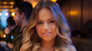 Laura tried to represent her country another time, participating in a magyar dal 02 with two songs. Cserpes Laura Mindent Elsopro A Szerelmunk Danival Interju Borsonline