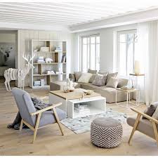 In diesem modernen wohnzimmer spielt grau die hauptrolle, wird jedoch durch den parkettboden aus holz und die weiße couch wirkungsvoll durchbrochen. Sitzpuff Aus Baumwolle Grau Weiss Warm Maisons Du Monde