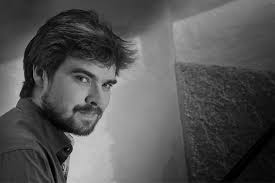 Inzia a scrivere poesia sul finire degli anni venti del novecento e nel 1929 conosce umberto saba a roma e poi negli anni molti altri intellettuali come carlo emilio gadda, cesare pavese e pier paolo pasolini. Press Authors Translators