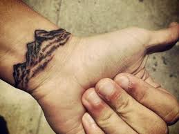 45 Unique Small Wrist Tattoos For Women And Men Simplest To Be Drawn Wrist Tattoos For Guys Wrist Tattoos For Women Tattoos For Guys