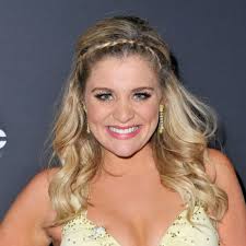 Lauren Alaina impresses in plunging Playboy bunny corset for Halloween