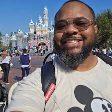 It was great getting to catch up with Omar Benson Miller and my nephew  Jayson in my trip back to Cali. 🌴☀️ So proud of Jayson for being hired by  Sony Studios