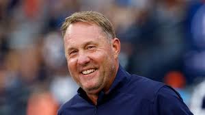 New QB Hank Brown throws for 4 TDs, leads Auburn to 45-19 win over New  Mexico