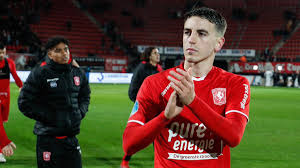 Alleen ajax heeft nog één wedstrijd te goed. Fc Twente On Twitter Clap For Our Birthday Boy Happy Birthday Julio Fctwente