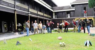 Dalam perbuatan yang terpuji dalam lingkungan kehidupan. Popularkan Semula Permainan Tradisional