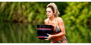 Diana stejereanu, instructorul fitness de la neatza cu răzvan și dani, alături de simona hapciuc, melania rosoi și mădălina jumuga. Imaginile Cu Simona Hapciuc De La Survivor Romania Fac Furori Pe Internet Cu Ce Se OcupÄ De Fapt Concurenta Cand Nu E La Emisiune Impact