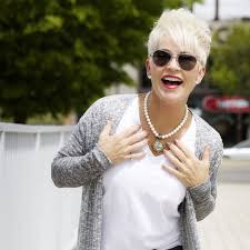 Chicover50 Is About Inspiring Women Over 50 Everywhere To Be Confident And Beautiful We Are Just Beginning In O Over 50 Womens Fashion Chic Over 50 50 Fashion