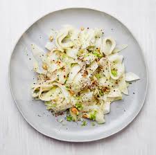 Ottolenghi (2008), plenty (2010), jerusalem (2012) ve simple (2018) dahil olmak üzere birçok çok satan yemek kitabının yazarı olmasının yanı sıra londra'daki altı şarküterinin ve restoranın. Yotam Ottolenghi S Vegan Recipes Kohlrabi Recipes Ottolenghi Recipes Yotam Ottolenghi Recipes