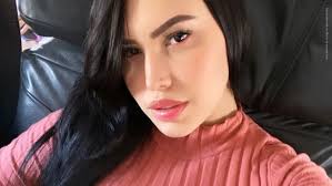 Sin duda alguna, es la artista femenina del género vallenato con mayor proyección. Ana Del Castillo Insulto A Seguidora Que Le Echo Espuma En Su Rostro
