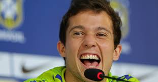 Para Bernard, pressão de evitar rebaixamento é maior que virar a final