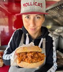 Dana Vanni's Instagram, Twitter & Facebook