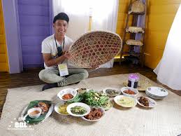 Selepas sarapan, makan tengahari merupakan antara waktu makan yang paling penting. Jamu Selera Masakan Kampung Di Rumah Makan Sri Muallim Perak Budak Bandung Laici