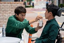 Ia jadi protagonis yang menjadi seorang relawan objek eksperimen. Dibintangi Lee Kwang Soo Ini Fakta Film Komedi Inseparable Bros