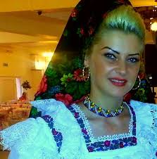 Asculta muzica ta favorita din ardeal, banat, bucovina, crisana, dobrogea, maramures, moldova, muntenia, oltenia, basarabia, etno si de petrecere gratis. Anamaria Pop A Murit Povestea TristÄ A Artistei De MuzicÄ PopularÄ Dcnews