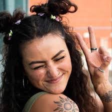 Hayley Perry's Instagram, Twitter & Facebook