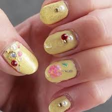 週末に映画見る予定なので n w n 美女と野獣ネイル してみた しずくさん の シェル 使った薔薇を真似っ子 センスないわー 笑 プリンセスでベルが一番好きなので 映画楽しみ セルフネイル セルフネイル部 self instagram posts instagram nails