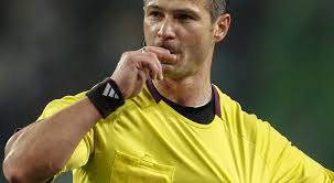 A apresentação de diapositivos continua no. Arbitro Luis Ferreira Dirige O Benfica Boavista