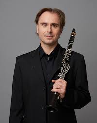 Borrowed from italian clarinetto, diminutive of clarino (trumpet) (as the first clarinets had a strident tone similar to that of a trumpet). Interview Of Arnaud Leroy Orchestre De Paris