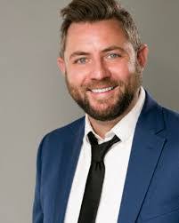 Austin Hines's Instagram, Twitter & Facebook