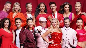 Let's dance prominente wollen beweisen, dass sie beim tanzen eine gute figur machen. Let S Dance 2019 Eleganz Und Lockere Huften Sind In Der Kennlern Show Angesagt