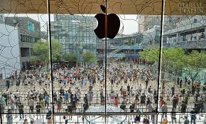 The retail area of the store remains tucked away from the main circulation space. Apple Unveils Largest Flagship Store In Asia Pacific Region In Beijing Global Times