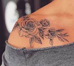 Translations of the phrase tatouage sur l'épaule from french to english and examples of the use of tatouage sur l'épaule in a. Tatouage Fleurs Sur L Epaule Tatouage Epaule Tatouage Rose Epaule Tatouage Fleur Epaule