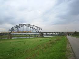 Vrei un pod prea indepartat? Podul Arnhem Obiective Turistice Olanda Arnhem DeÈtepÈi Ro