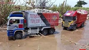 Karnaval ini boleh diikuti siapapun. Simulasi Mobil Truk Tronton Miniatur Muat Batu Split Cute766