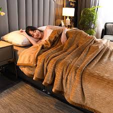 Giặt chăn lông cừu như thế nào đảm bảo sạch và bền - Vua Nệm