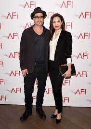 How old was angelina jolie in foxfire? Brad Pitt And Angelina Jolie Are Happy After Family Therapy