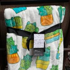 You have had the most tiring day at work and cannot wait to go to bed but when you get home, the sight of. Kensie Bedding Kensie Blanket Throw Cats Cactus 6x70 New Poshmark