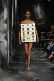 Abiti da sera di jennifer lopez tessuti abiti da sera abiti da sera con strascico abiti cerimonia da sera ermanno scervino abiti da sera abiti da sera azzurri abiti da sera taglie forti on line abiti da sera lunghi luisa spagnoli abiti da. Dior Haute Couture Autunno Inverno 2019 20 La Sfilata Amica