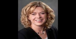 Bettina Smith's Instagram, Twitter & Facebook