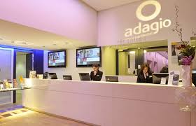 Aparthotel adagio la defense courbevoie is a 4 star hotel located at entree 2 2 place des pleiades in paris. Adagio Paris Centre Tour Eiffel Fremdenverkehrsamt Paris