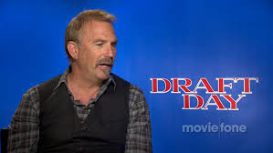 At the nfl draft, general manager sonny weaver has the opportunity to rebuild his team when he trades for the number one pick. Draft Day Stream And Watch Online Moviefone